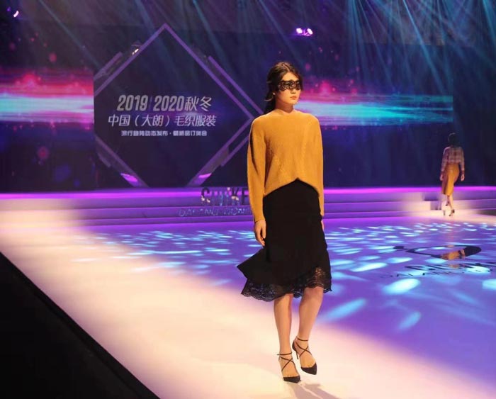 服裝行業(yè)如何策劃新產品發(fā)布會模特走秀